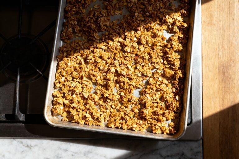 Best Homemade Granola Recipe | Easy Healthy Breakfast Granola